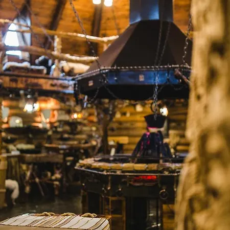 Kolyba Opryshkiv * Nizhneye Selishche