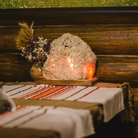 Отель Kolyba Opryshkiv *