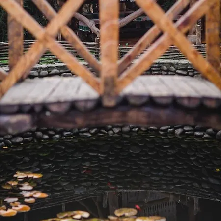 Kolyba Opryshkiv Отель Nizhneye Selishche