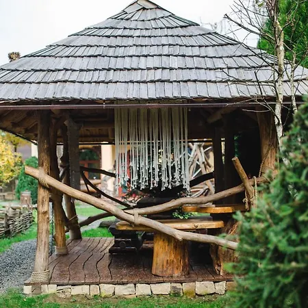 Kolyba Opryshkiv Hotel