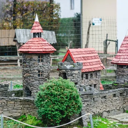 Kolyba Opryshkiv Hotel *