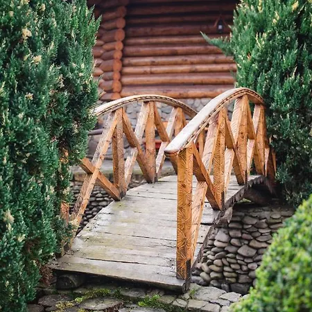 Kolyba Opryshkiv * Nizhneye Selishche