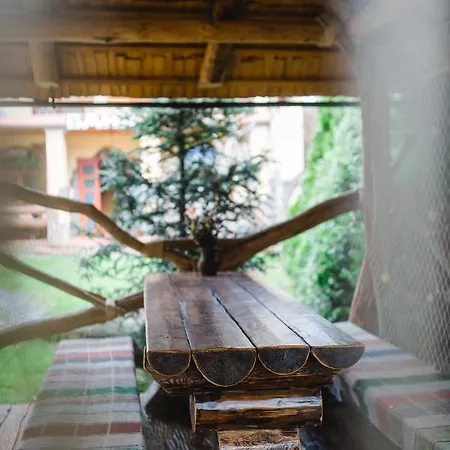 Hotel Kolyba Opryshkiv *