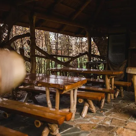 Отель Kolyba Opryshkiv *