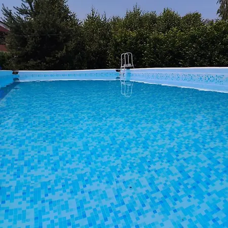 Kolyba Opryshkiv * Nizhneye Selishche