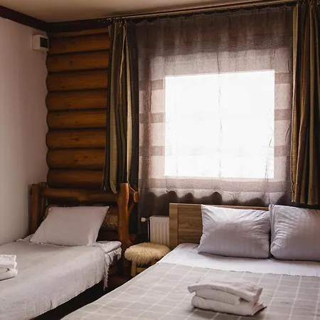 Kolyba Opryshkiv Hotel *