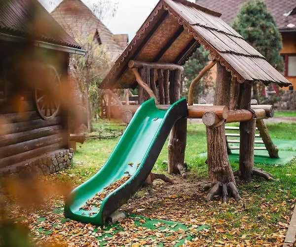 Kolyba Opryshkiv Otel Nizhneye Selishche