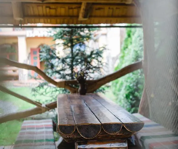 Otel Kolyba Opryshkiv *