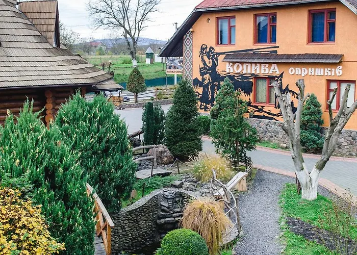 Kolyba Opryshkiv Otel Nizhneye Selishche