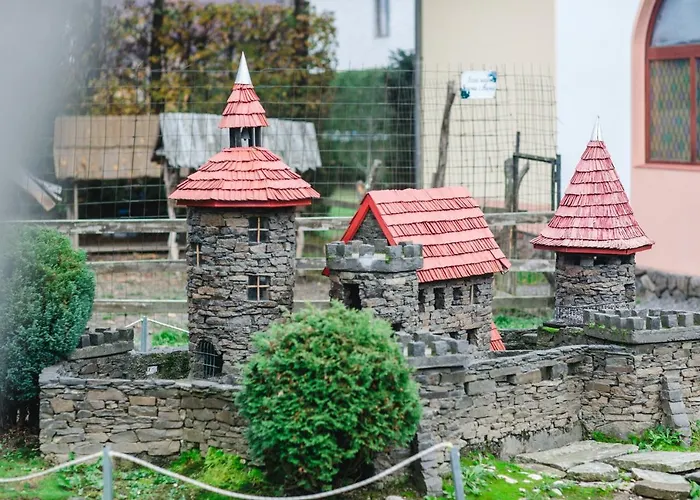 Kolyba Opryshkiv Hotel *