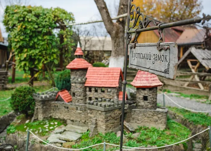 Kolyba Opryshkiv Hotel *